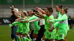 Wolfsburg Women celebrate